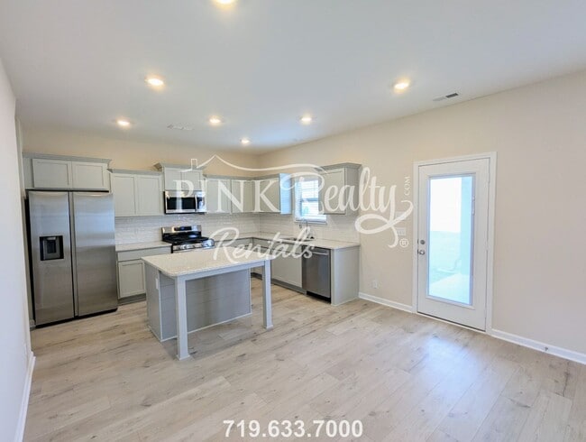 Building Photo - 4014 Colleton Ln