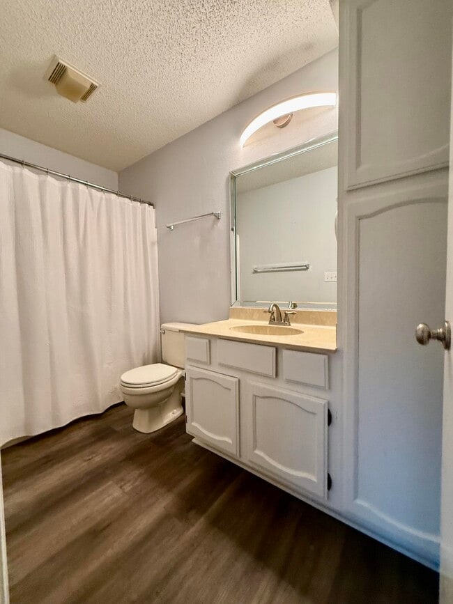 Building Photo - 2908 Alpine Pl