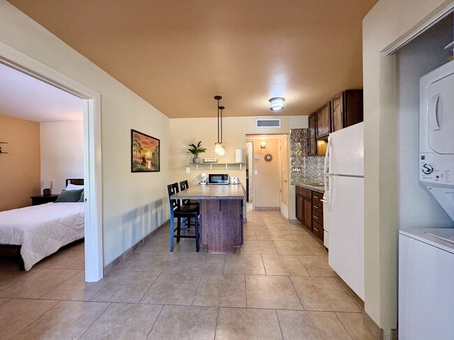 Building Photo - 2819 N Woodland Ave