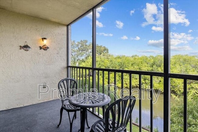 Building Photo - 900 Cove Cay Dr