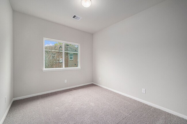 Building Photo - COMING JUNE 2026 LIKE NEW --- Stunning 4 bedroom home In Lake Conroe Hills