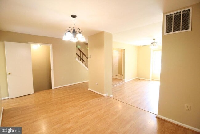 Building Photo - 130 Deer Park Ln