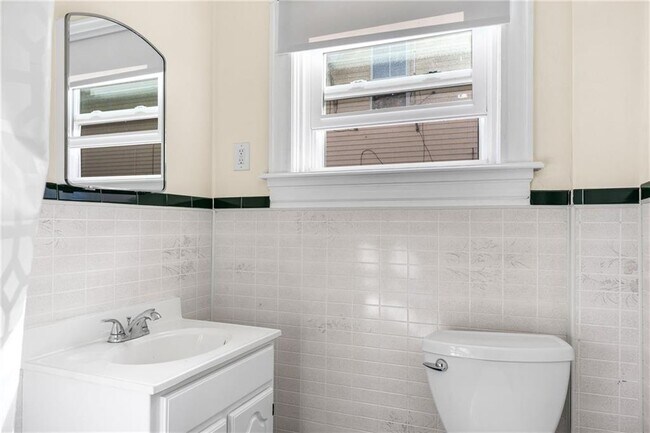 Building Photo - 266 Sayles Ave
