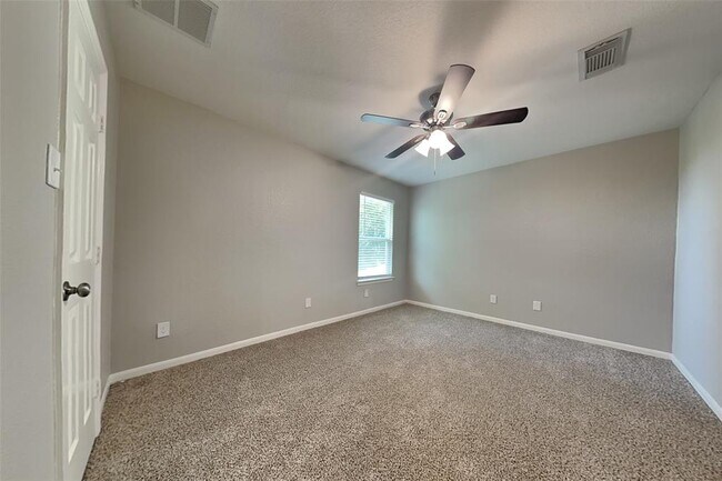 Building Photo - 17727 Barton Point Ln