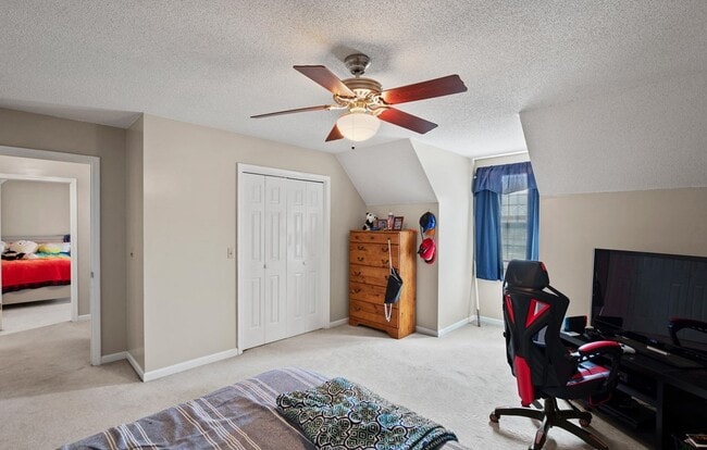 Building Photo - 624 Wimbledon Dr