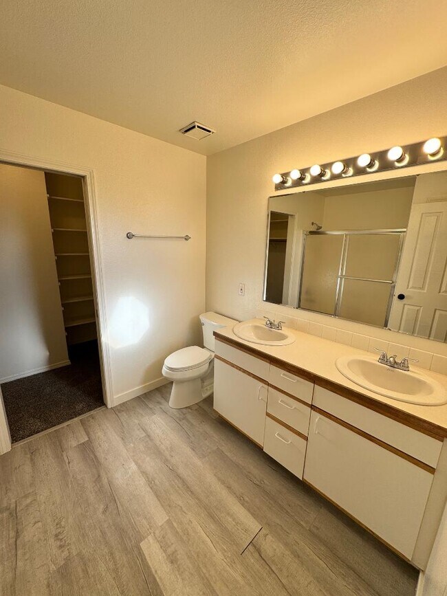 Building Photo - 5561 S Caper Pl