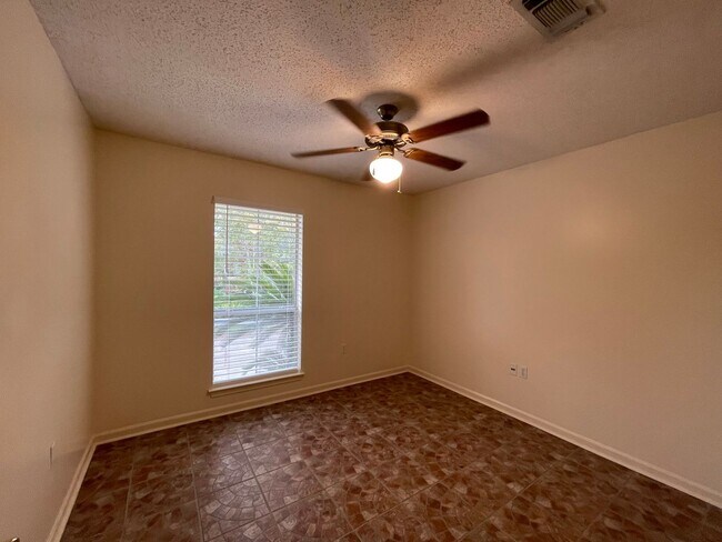Building Photo - Beautiful 3BR Home in Summer Crossing