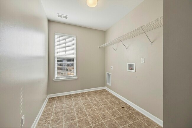 Building Photo - 194 Cypress Forest Dr