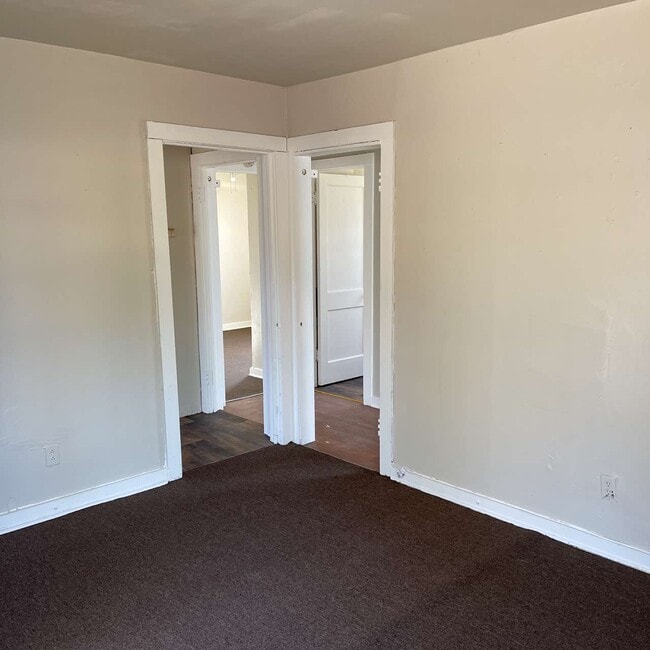 Building Photo - 1008 S 3rd St