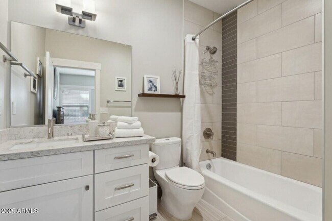 Building Photo - 1400 E Bethany Home Rd