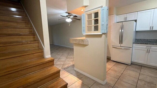 Building Photo - 7501 Gallineta Ct