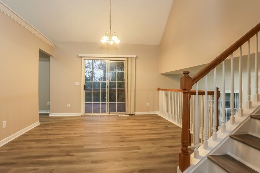 Building Photo - 5980 Tate Dr