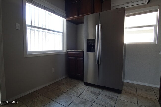 Building Photo - 6201 Tesuque Dr