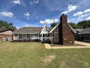 Building Photo - 6016 Rosewind Cir W