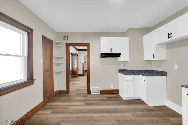 Building Photo - 4318 W 50th St