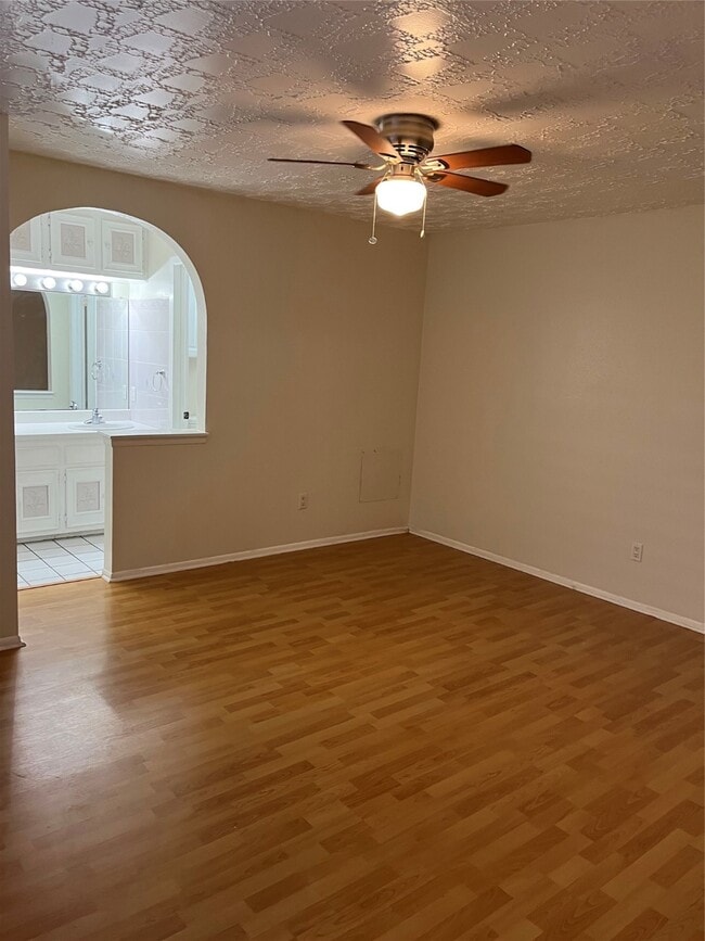 Building Photo - 24022 Tayloe House Ln