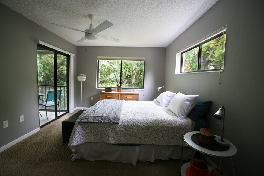 master bedroom - 1636 Brookhouse Dr