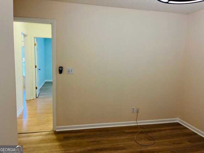 Building Photo - 145 Riverside Dr