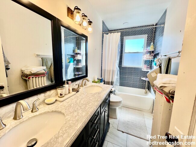 Building Photo - 8 Perkins St