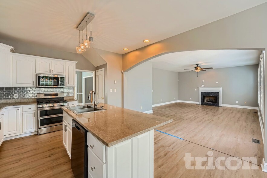 Building Photo - 4365 Rosestone Ct