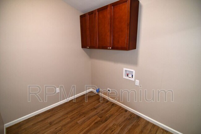 Building Photo - 3454 Harrison St