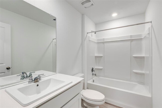 Building Photo - 611 Whoopers Lp