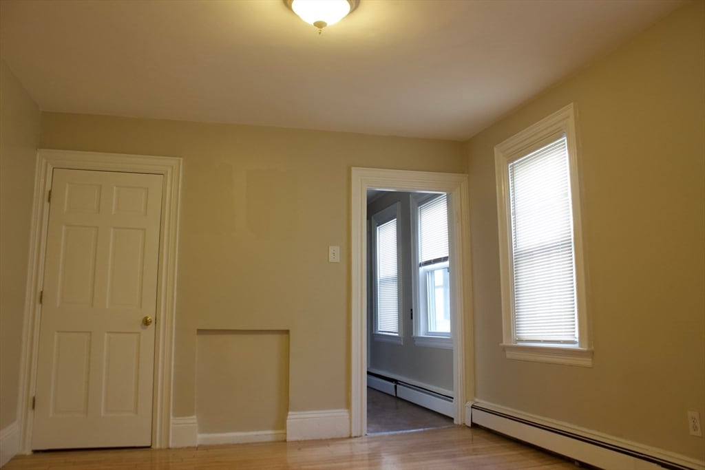Building Photo - 114 Thorndike St