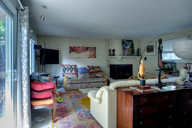 Building Photo - Jager Saratoga