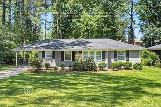 Building Photo - 1095 Longshore Dr