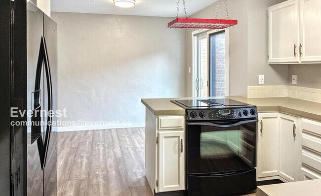 Building Photo - 913 Canosa Ct