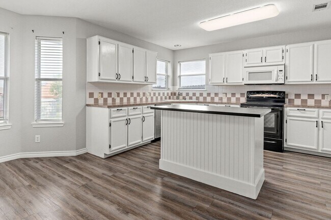 Building Photo - 4305 Maggie Dr