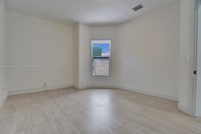 Building Photo - 3757 NE 208th Terrace