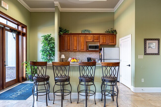 Building Photo - Knoxville 37920 - Riverfront Condo for Rent - 2 Bedroom, 2 Bath - CityView at Riverwalk - Contact...