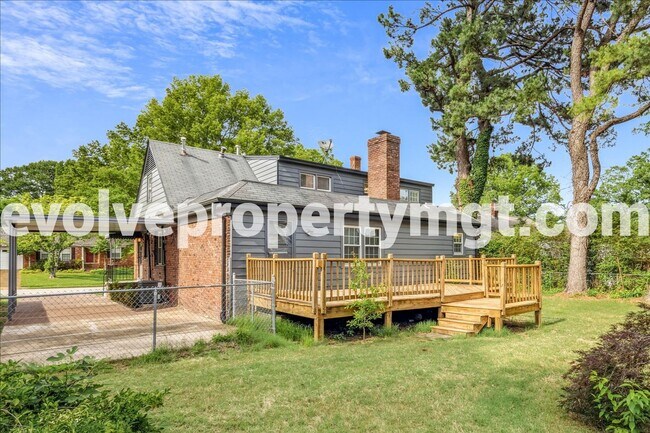Building Photo - BEAUTIFUL EAST MEMPHIS 4/2!
