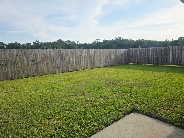 Building Photo - 111 Quarterhorse Dr