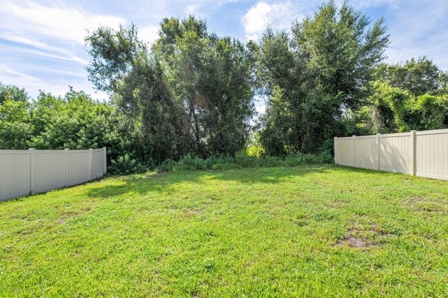Building Photo - Like New 3/2 in Wimauma