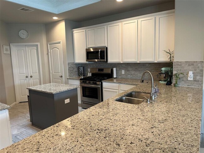 Building Photo - 12531 Lake Portal Dr