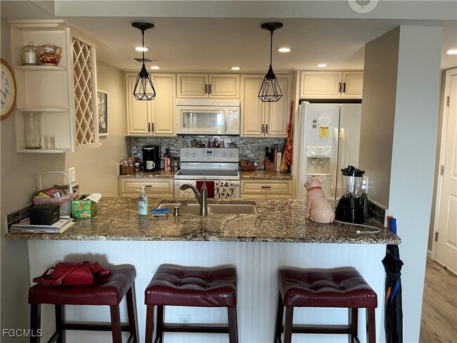 Building Photo - 2885 Palm Beach Blvd