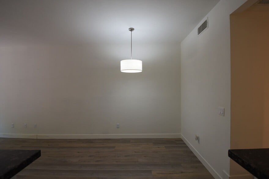 Building Photo - 11434 Moorpark St