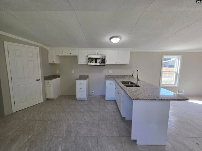 Building Photo - 714 Windy Rd