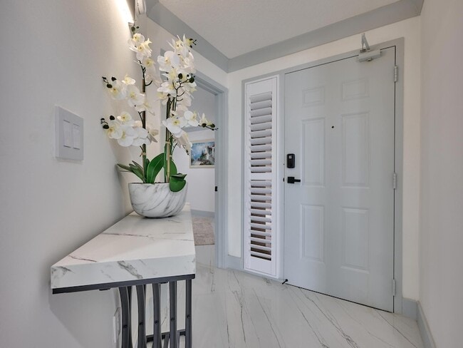 Building Photo - 5051 N Hwy A1A