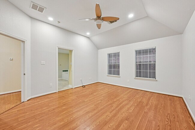 Building Photo - 15114 Magnoliabough Pl