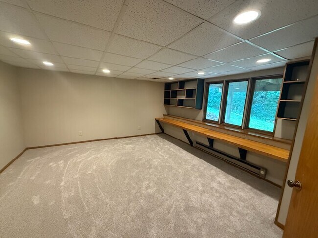 Building Photo - 276 Palomino Dr S
