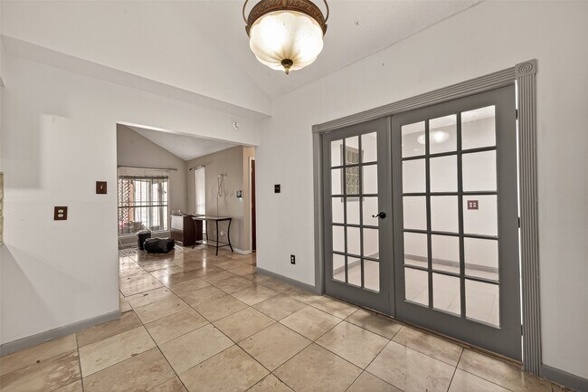 Building Photo - 11331 Oakcenter Dr