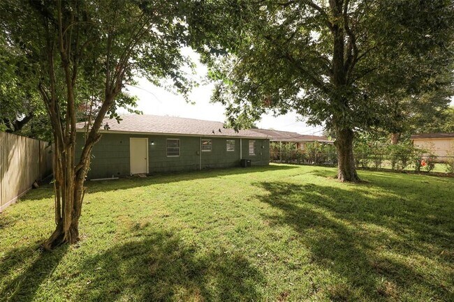 Building Photo - 4139 Lumberdale Rd