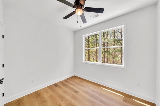 Building Photo - 207 Riverstone Commons Cir