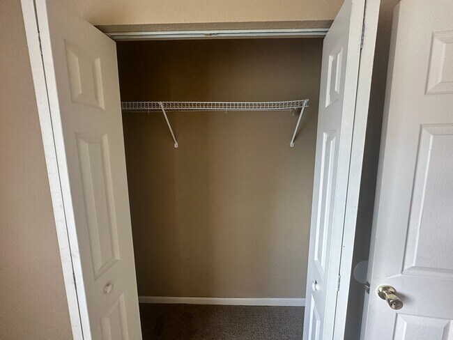 Building Photo - 2BD/1.5B Apartment in Adel