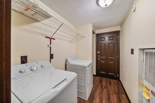 Building Photo - 110 Charlies Ln