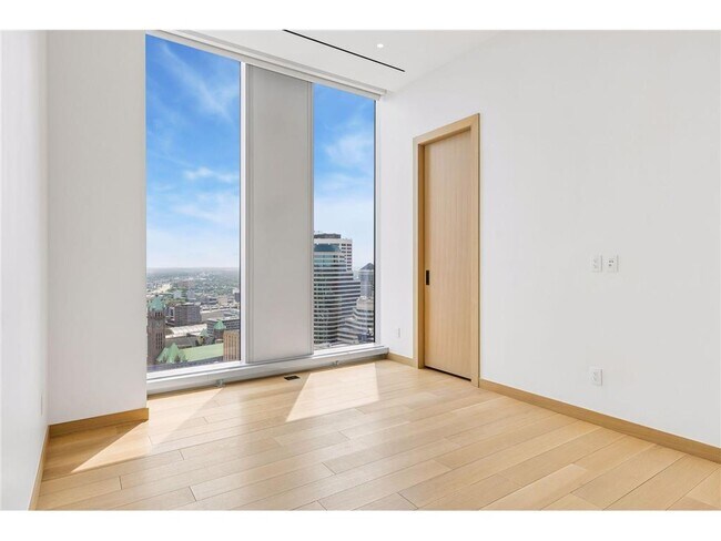 Building Photo - 255 Hennepin Ave