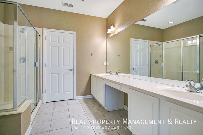 Building Photo - 3 BR / 2 BA Condo In Stonebridge Commons